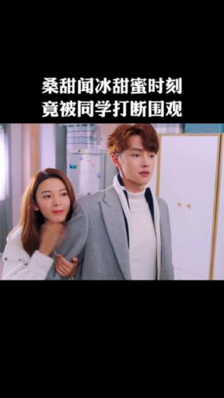 杨幂现身遭陌生人摸头,本能反应吐口而出,本人太生气